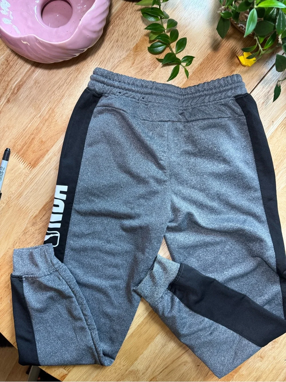 NBA Gray & Black Kids' Jogger Sweatpants 10/12